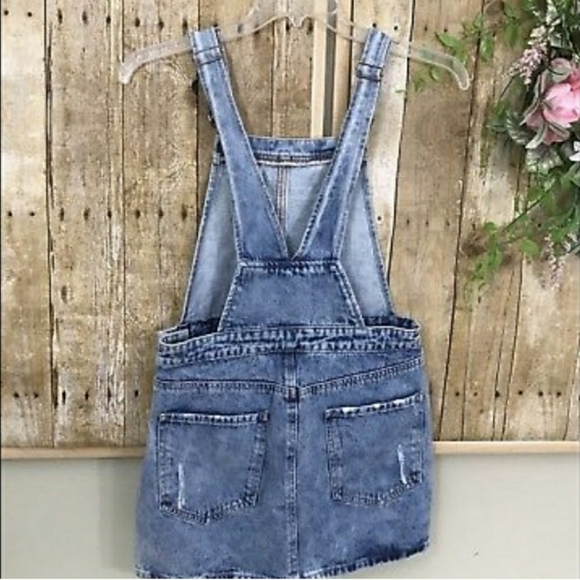 Forever 21 distressed overall dress - Picture 3 of 3